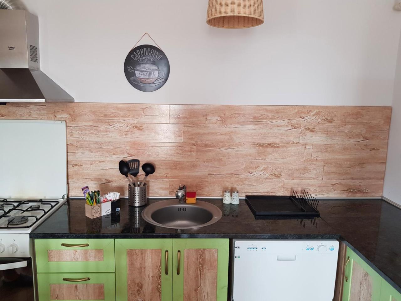 Modern Apartment With Pool In North Bucharest Cretuleasca エクステリア 写真