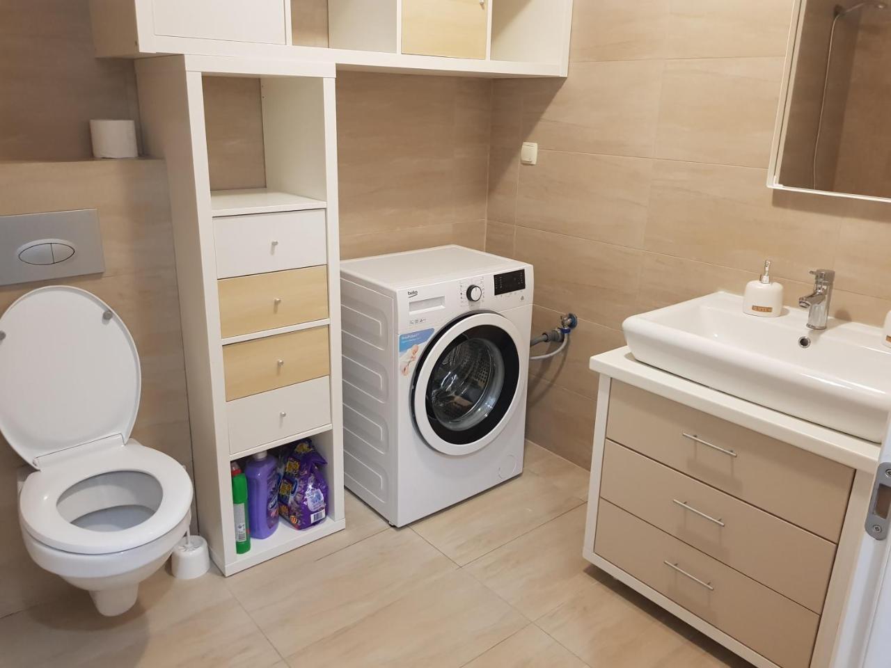 Modern Apartment With Pool In North Bucharest Cretuleasca エクステリア 写真