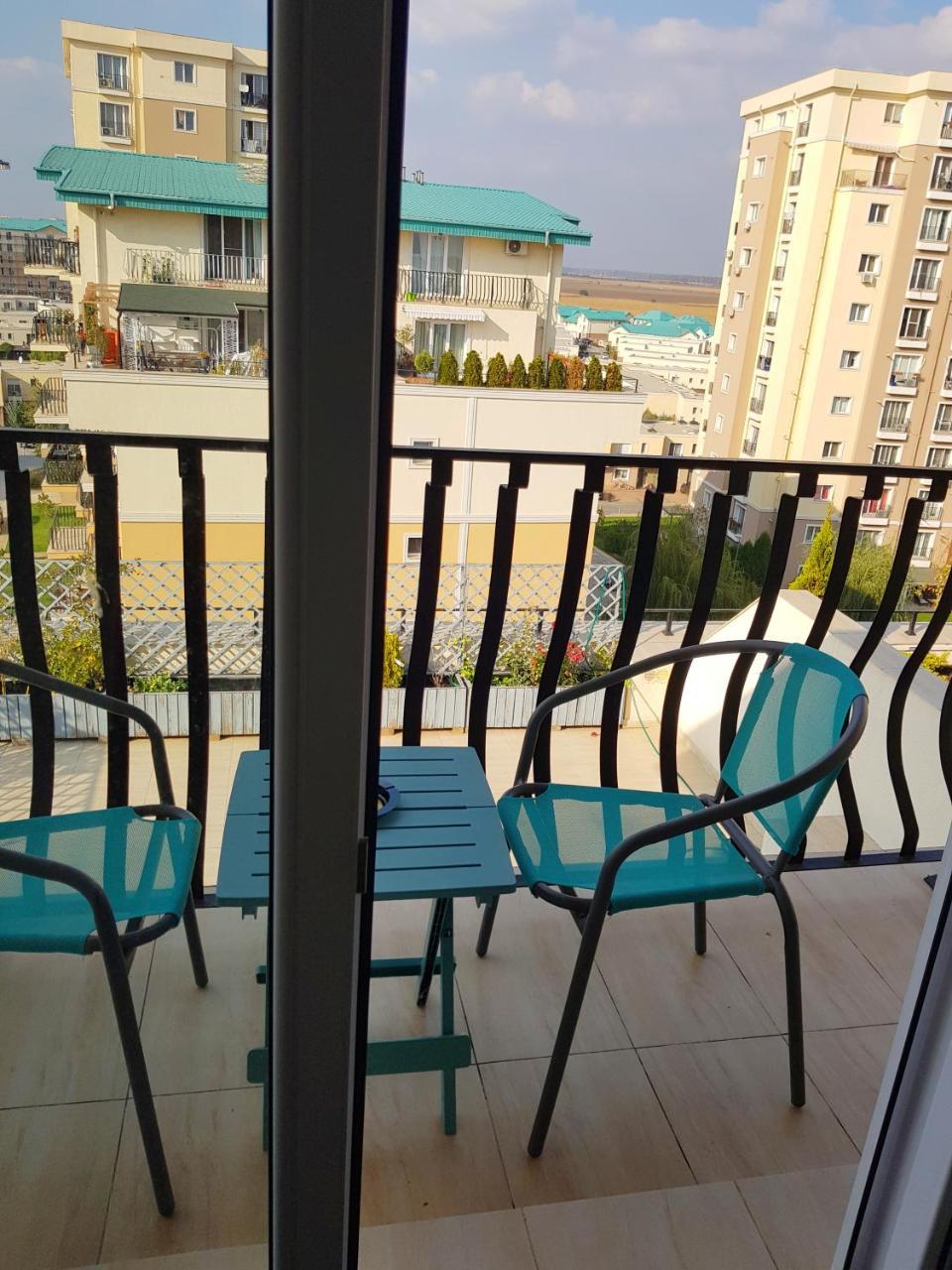 Modern Apartment With Pool In North Bucharest Cretuleasca エクステリア 写真