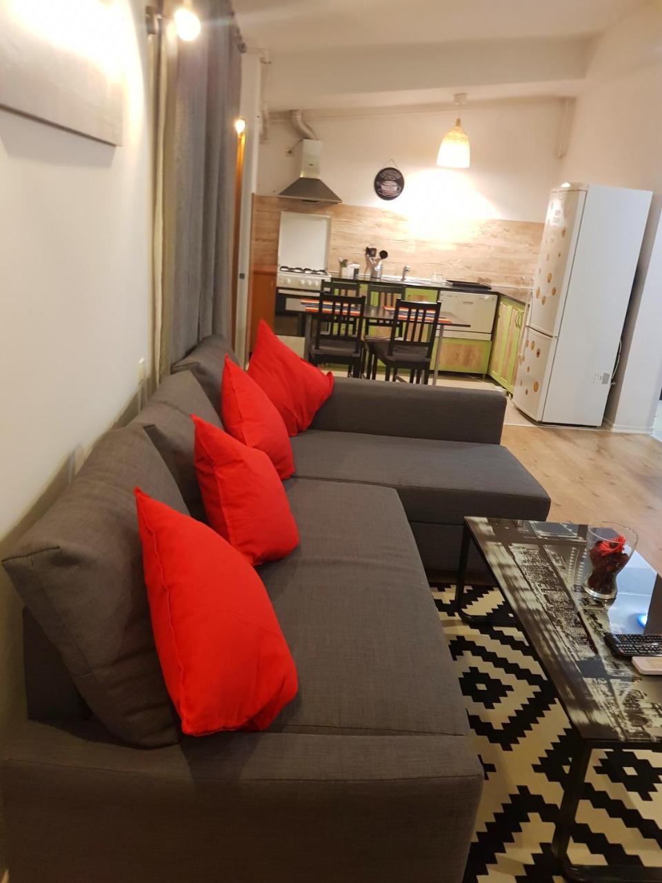 Modern Apartment With Pool In North Bucharest Cretuleasca エクステリア 写真
